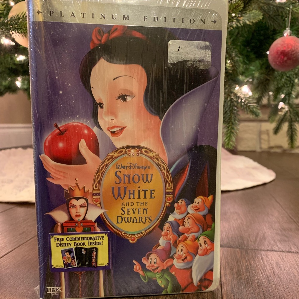 Snow White and the Seven Dwarfs - Disney VHS platinum edition-Sealed